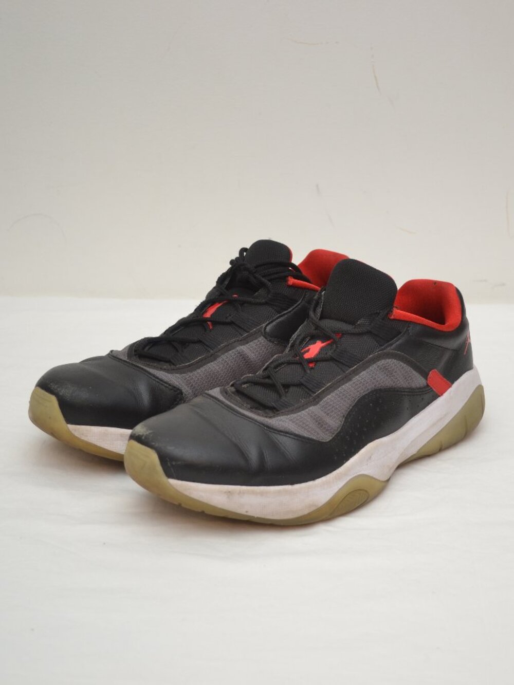 Nike Air Jordan 11 CMFT Low GS Black Bred White Size 9.5